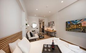 Downtown Syntagma Apartment 2